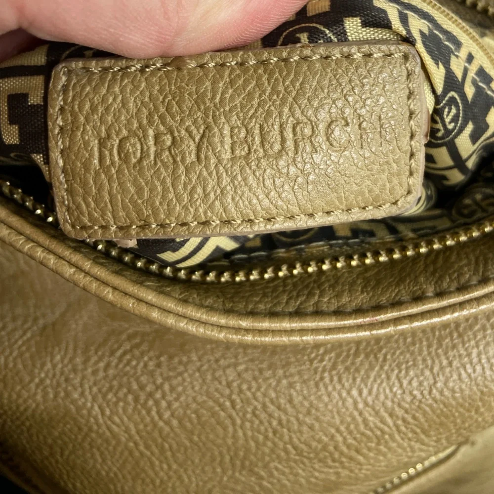 EUC Tory Burch Tan/Beige Leather Clutch Bag‎